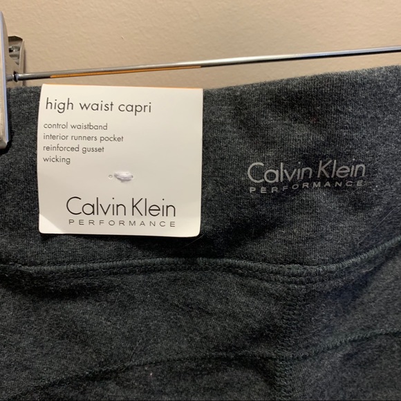 Calvin Klein | Performance High Rise Capri - Picture 3 of 5
